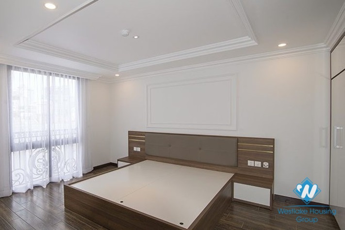 A modern serviced apartment with gorgeous lake view for rent in Truc Bach Island